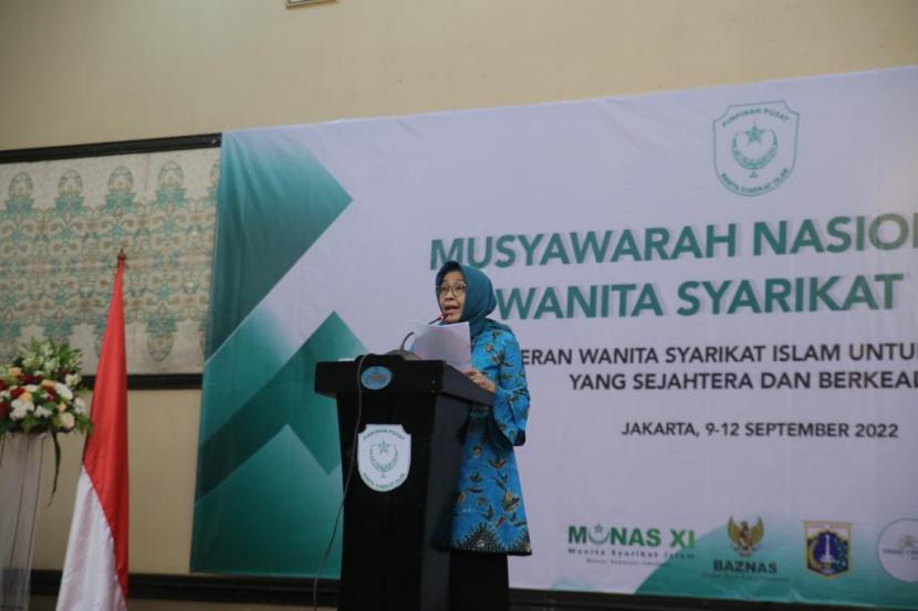 Ketua umum PP Wanita Syarikat Islam Prof. Dr. Valina Singka Subekti, M.Si  saat Munas Syarikat Islam.