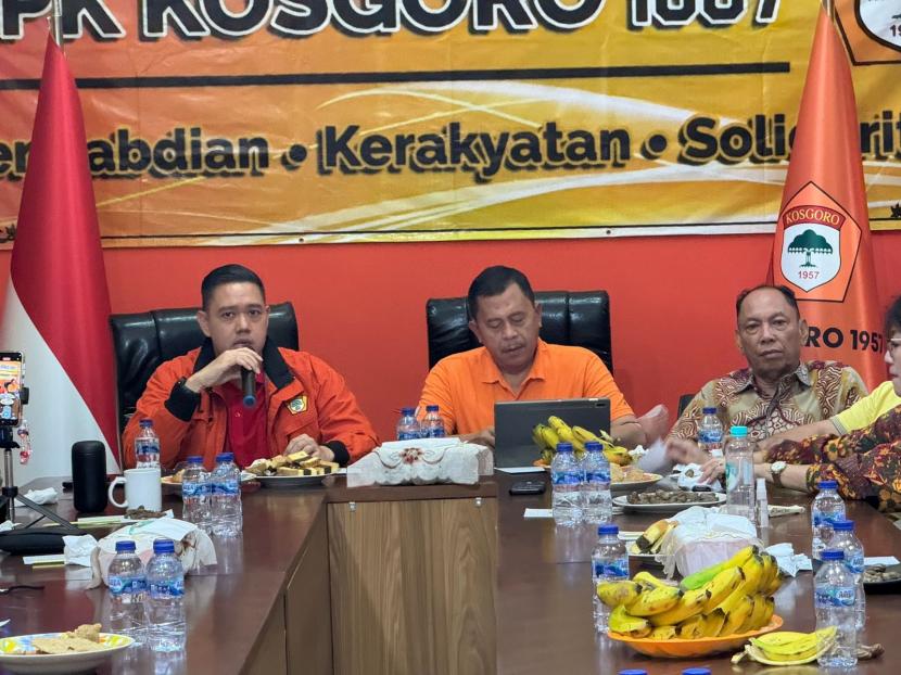 Ketua Umum PPK Kosgoro 1957 Dave Akbar Laksono mendukung Bahlil Lahadalia menjadi ketua umum Golkar periode 2024-2029.