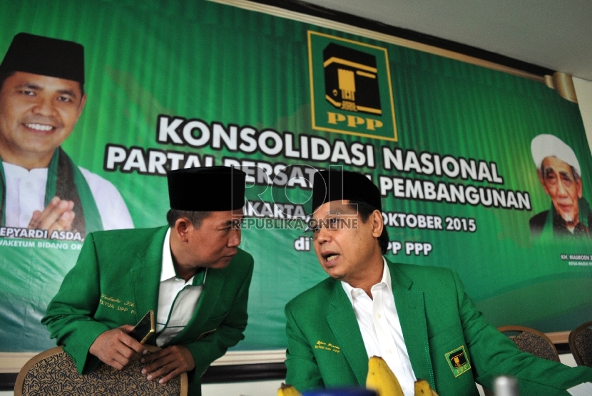 Ketua Umum PPP Djan Faridz (kanan).