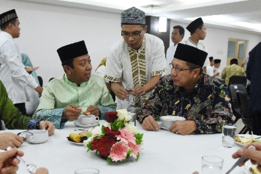 Ketua Umum PPP versi muktamar Surabaya M Romahurmuziy bersama Menag Lukman Hakim Saefuddin.