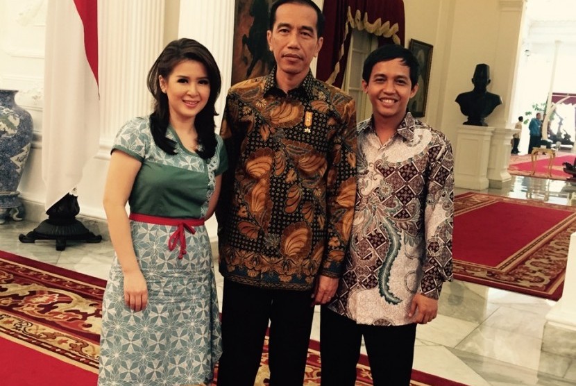 Ketua Umum PSI Grace Natalie (kiri) dan Sekretaris Jenderal PSI Raja J Antoni(kanan) menemui Presiden Jokowi di Istana, Senin (10/8).