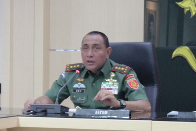 Pangkostrad Letnan Jenderal Edy Rahmayadi 