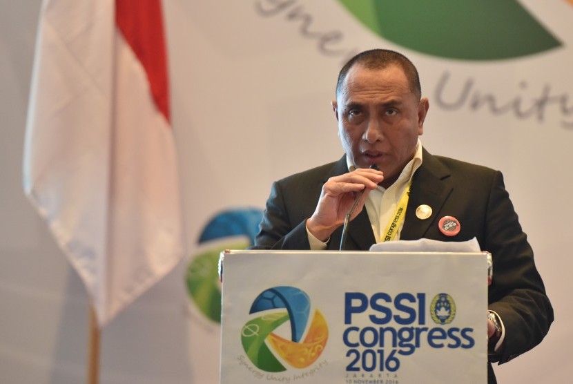 Ketua Umum PSSI Edy Rahmayadi memberikan kata sambutan pada Kongres PSSI di Jakarta, Kamis (10/11).