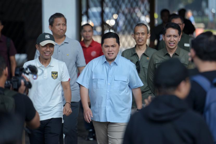 Ketua Umum PSSI Erick Thohir saat meninjau Stadion Utama Gelora Bung Karno (SUGBK), Jakarta.