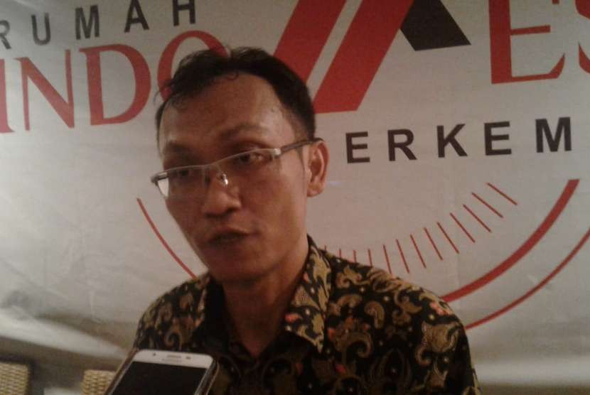 Ketua Umum Rumah Indonesia Berkemajuan Khoirul Muttaqin saat mendeklarasikan dukungan kepada Jokowi-Ma'ruf, di Cikini, Jakarta, Selasa (9/10).