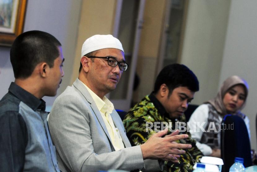 SAPUHI Dukung Diplomasi Pemerintah Mendapat Kepastian Umroh. Foto:     Ketua Umum Serikat Penyelenggara Umrah dan Haji Indonesia (sapuhi) Syam Resfiadi (kedua kiri).