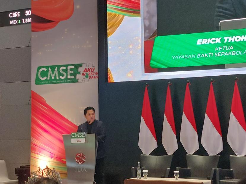 Ketua Yayasan Bakti Sepak Bola Indonesia Erick Thohir dalam acara Capital Market Summet & Expo 2023 di Gedung Bursa Efek Indonesia, Sabtu (28/10/2023). 