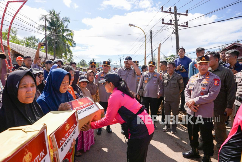 Ketum Bhayangkari Juliati Sigit Prabowo