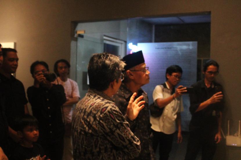 Ketum Muhammadiyah Haedar Nashir menghadiri pameran yang merupakan perayaan haul Buya Syafii maarif.