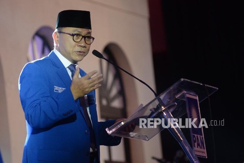 Ketum PAN Zulkifli Hasan menyampaikan pidato kebangsaan saat Pembukaan Rapat Kerja Nasional (Rakernas) III Partai Amanat Nasional (PAN), Bandung, Jabar, Senin (21/8).