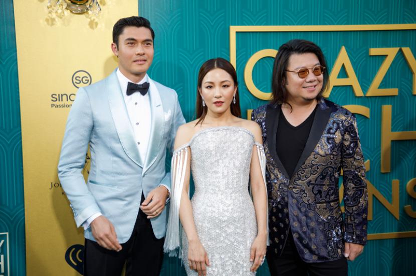 Kevin Kwan (kanan) bersama Henry Golding dan Constance Wu. Setelah Crazy Rich Asians, karya lain Kevin Kwan akan diadaptasi lagi menjadi film. Ilustrasi. 