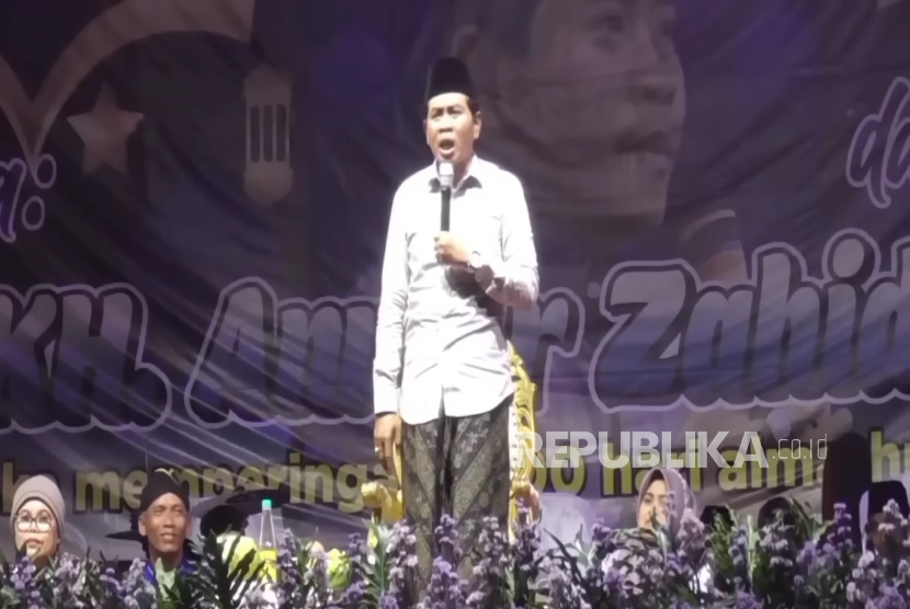 Biasanya Melempar Guyonan, Kini KH Anwar Zahid Bicara Serius Soal Sekolah Rakyat