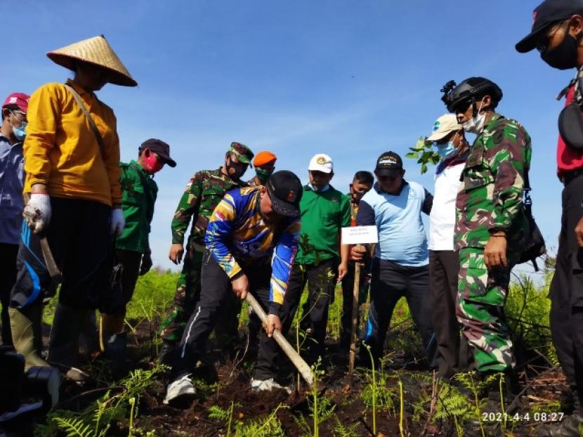 Salah satu upaya penghijauan lingkungan yang dilakukan Lembaga Dakwah Islam Indonesia di Jawa Timur