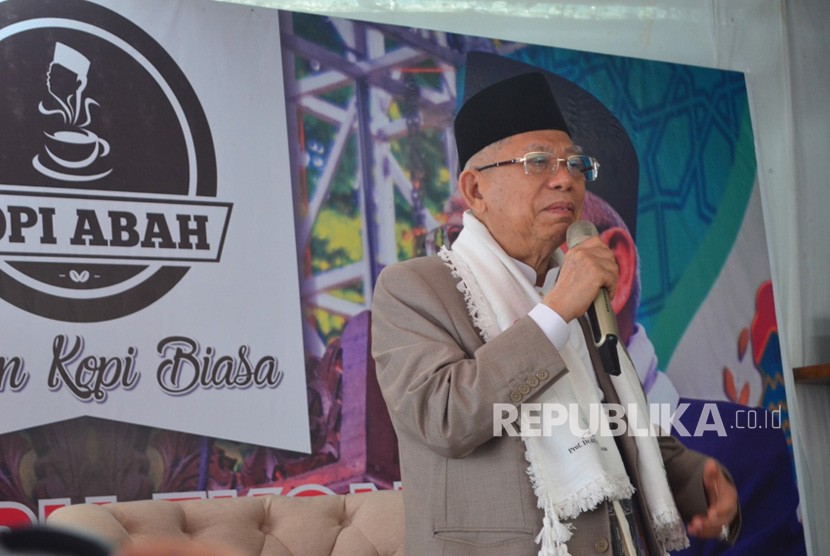 KH Ma'ruf Amin menghadiri launcing 'Kopi Abah' di Bandung, Kedatangan KH Ma'ruf Amin memberikan semangat dan motivasi kepada anak muda, khususnya para santri untuk kreatif dalam membangun ekonomi.