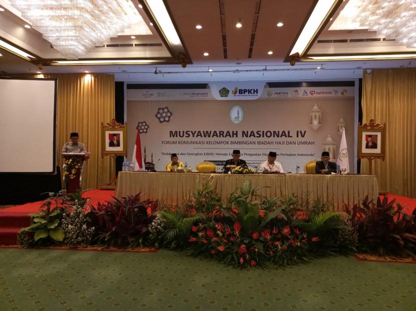 KH Manarul Hidayat kembali terpilih menjadi Ketua Umum Forum Komunikasi Kelompok Bimbingan Ibadah Haji dan Umrah (FK KBIHU) periode 2022-2027. Keterpilihan ini merupakan periode kedua bagi KH Manarul memimpin organisasi para pembimbing ibadah haji seluruh Indonesia ini.