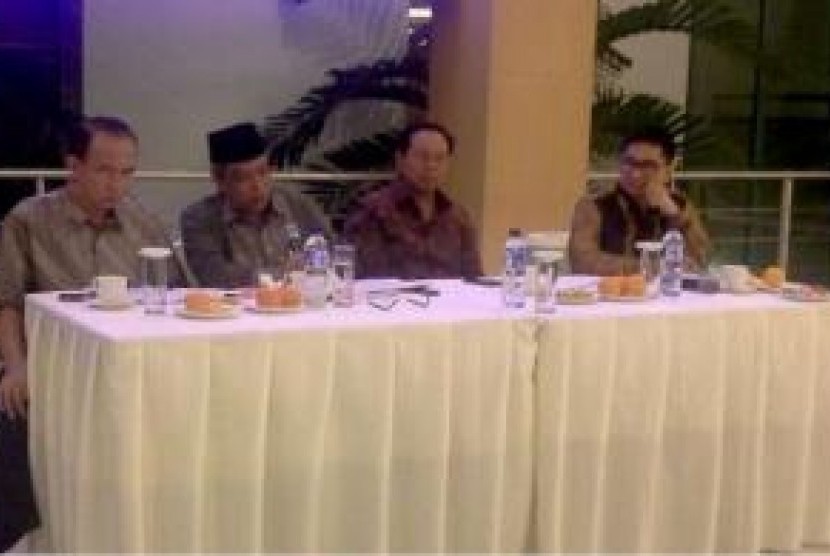 KH. Said Aqil Siradj (dua dari kiri) bersama Suryadharma Ali, Djan Faridz dan Achmad Dimyati Natakusumah di kediaman Djan Faridz, Jalan Talang, Jakarta Pusat.