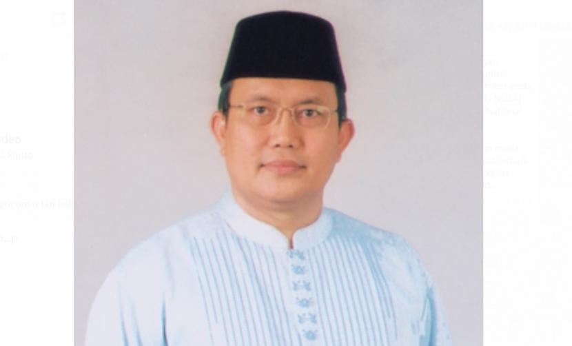 KH. Wahfiudin Sakam, SE. MBA., Dewan Pengawas Syariah Dompet Dhuafa, membersamai para alumni dalam dua sesi Training ZISWAF bertema “Kekayaan Harta” dan “Wakaf dan Peradaban”.