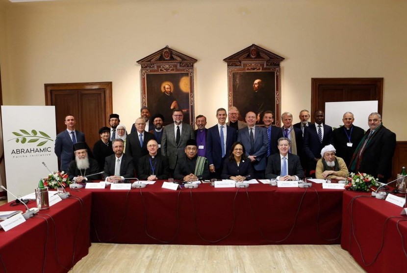 KH Yahya Cholil Staquf bersama para Forum Inisiatif Agama-agama Ibrahimiyah (Abrahamic Faiths Initiative - AFI) di Vatikan, tanggal 14-16 Januari 2020..