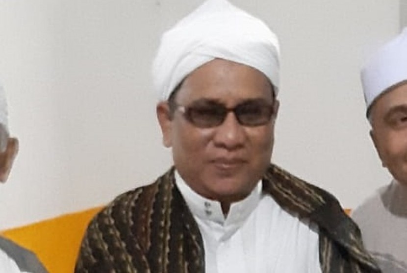 Khalifah H Irfansyah diangkat sebagai Tuan Guru Babussalam, Langkat, Sumatra Utara pada Ahad (1/12).
