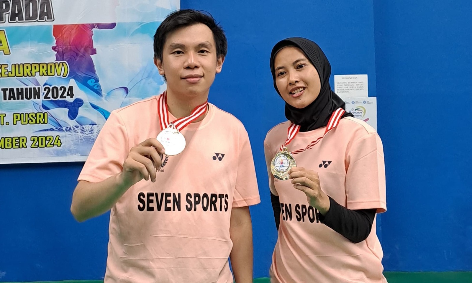 Kharisma Budiwati, mahasiswa program studi (prodi) Sistem Informasi Universitas Nusa Mandiri (UNM), terus menunjukkan prestasinya di bidang olahraga badminton.