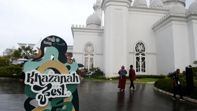 Khazanah Alwadah Kreatif atau Khazanah Network menggelar acara khazanah fest di Masjid At-Thohir, Depok, Jawa Barat. Ketum ICMI Puji Erick Thohir, Sebut Beri Manfaat Besar untuk Umat