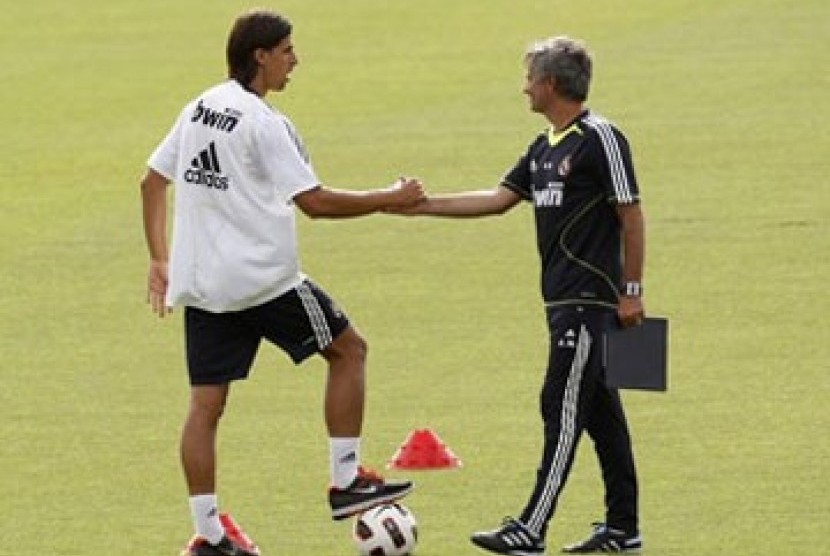 Sami Khediradan Jose Mourinho saat sama-sama masih di Real Madrid.