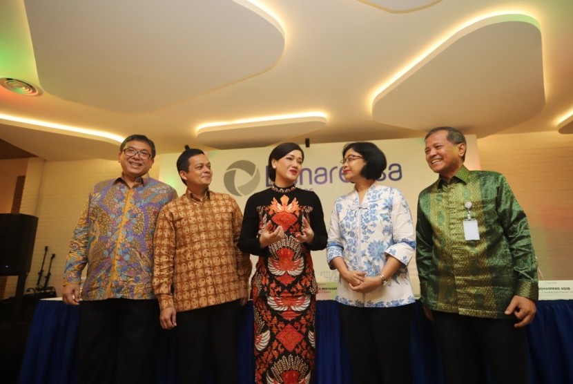 Ki-ka: Boumediene Sihombing – Direktur Investment Banking Capital Market Budi Susanto – Direktur Capital Market Friderica Widyasari – Direktur Utama Santi Suryandari – Direktur Investment Banking Advisory Mohammad Adib - Senior Executive Vice President Retail.