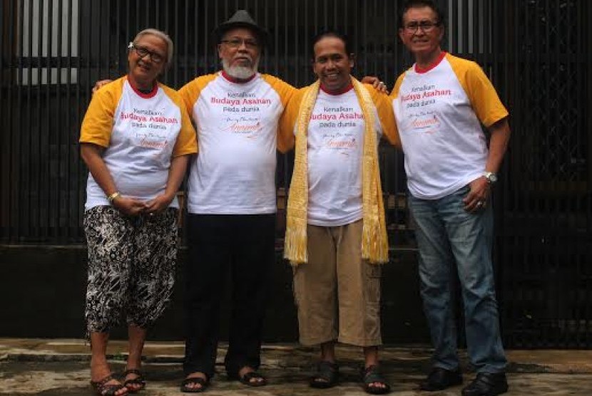ki-ka: Yati Surachman, Dorman Borisman, Eddie Karsito dan Pong Hardjatmo usai acara ‘Bincang Kearifan Budaya Asahan’