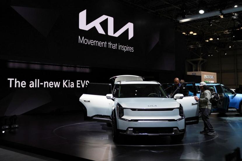 Kia EV9 ditampilkan di New York International Auto Show, di Manhattan, New York City, AS, 5 April 2023. Foto ilustrasi. 