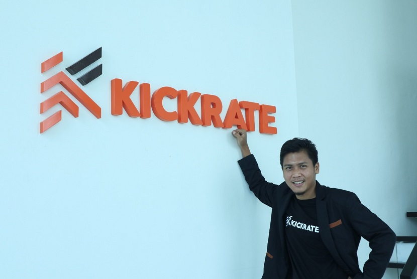Kickrate.com menyediakan jasa logistik ekspor/impor khususnya bagi perusahaan internasional yang ingin memperbesar pasarnya ke Indonesia, atau yang biasa disebut Importer of Record (IoR). Kickrate juga dapat membantu UMKM di Indonesia yang ingin mengembangkan pasarnya ke kancah Internasional dengan program ekspornya atau yang juga disebut sebagai  Exporter of Record (EoR). 