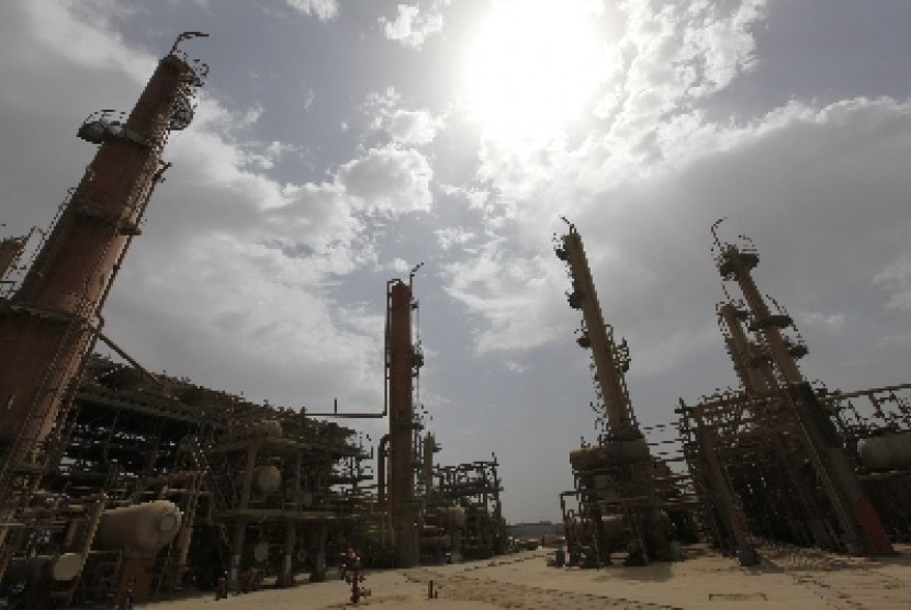Kilang minyak di Irak. India ingin menambah pembelian minyak tahunannya dari Irak dari 1 miliar barel saat ini. 