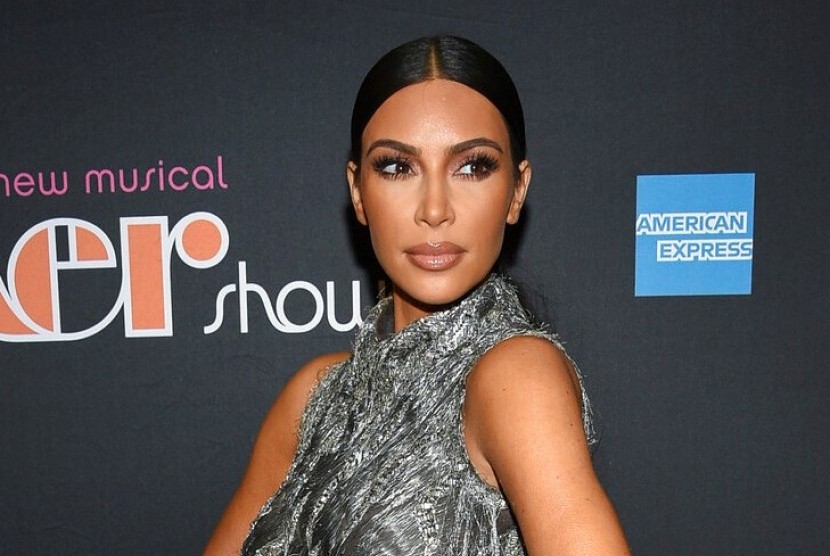 Selebritas Kim Kardashian merupakan pemilik jenama pakaian dalam SKIMS.