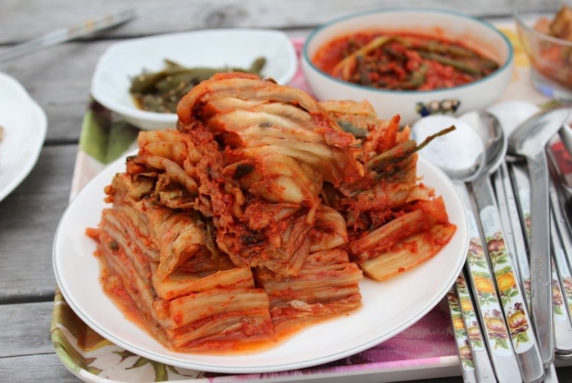 Kimchi, makanan fermentasi khas Korea yang bisa memperlancar pencernaan.