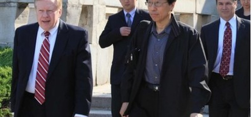King dan Jun bersama pada diplomat AS