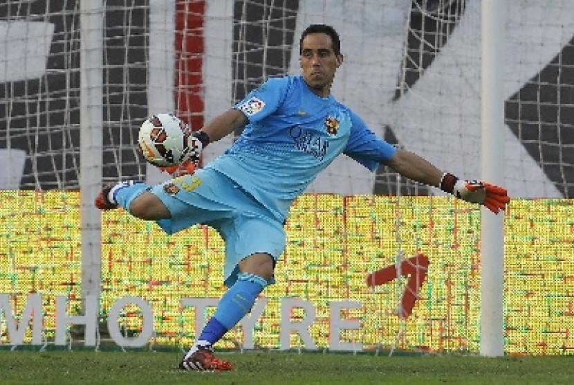 Kiper Claudio Bravo.