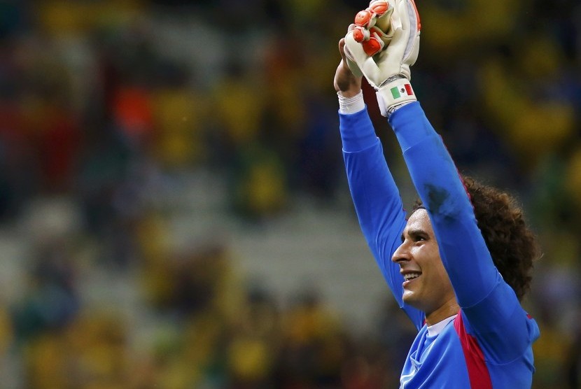 Kiper Meksiko Guillermo Ochoa