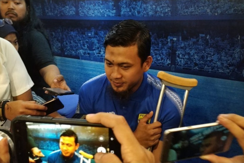 Kiper Persib Bandung, M. Natshir di Graha Persib, Jalan Sulanjana, Kota Bandung, Selasa (10/12). 