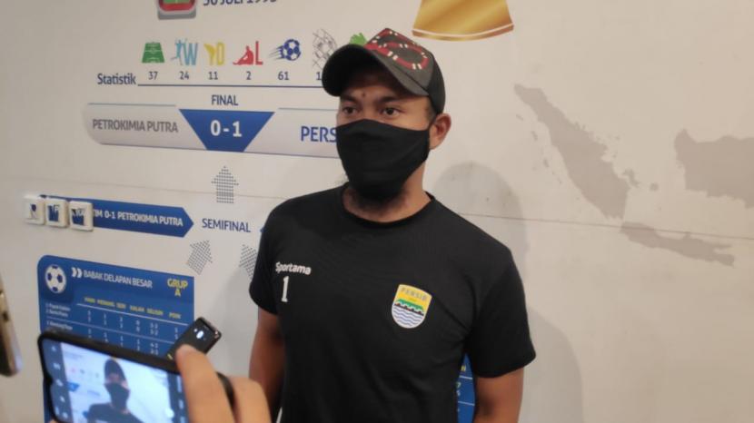 Kiper tim Persib M. Natshir di Graha Persib, Jalan Sulanjana, Kota Bandung, Jumat (10/7). H