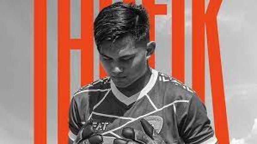 Kiper Tornado FC Pekanbaru Taufik Ramsyah meninggal dunia setelah menjalani perawatan akibat cedera kepala saat berlaga di Liga 3. 