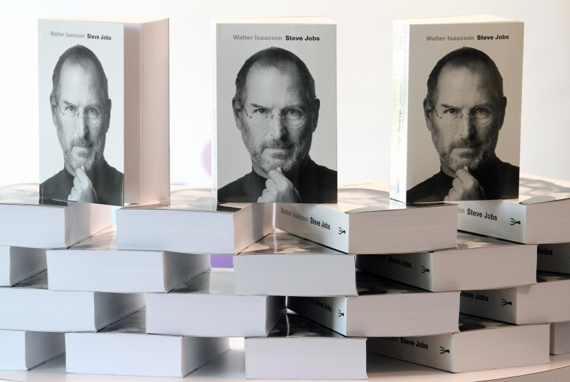 Kisah pendiri Apple Steve Jobs tak hanya diceritakan dalam buku tapi juga film. Film Steve Jobs: The Man in The Machine menjadi kisah terbaru tentang sosok fenomenal yang satu ini. 
