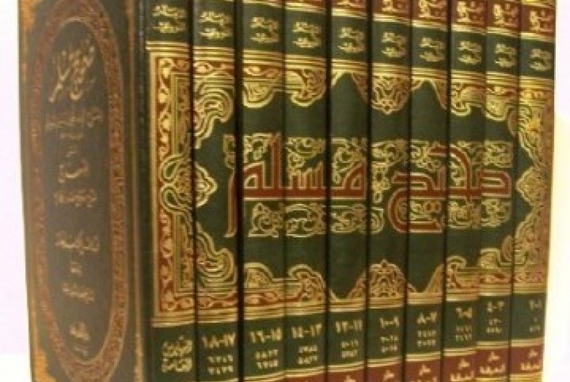 Kitab Shahih Muslim yang disyarah Imam Nawawi (ilustrasi).