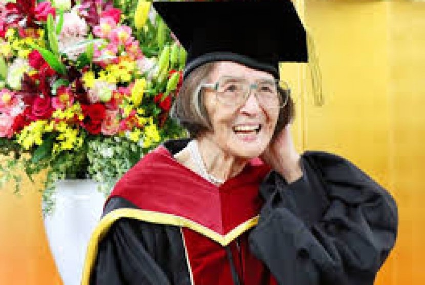Kiyoko Ozeki, perempuan tertua yang meraih gelar doktor di Jepang