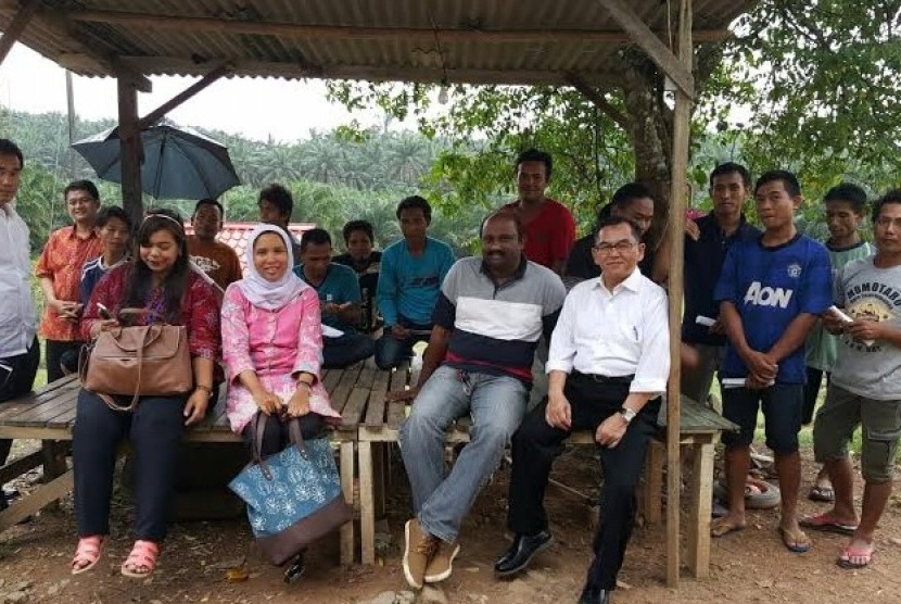 KJRI Penang melakukan kunjungan pemantauan kondisi pekerja asal Indonesia ke Bukit Sidim Estate Koperasi NLFCS, Kulim, Kedah Darul Aman, Malaysia