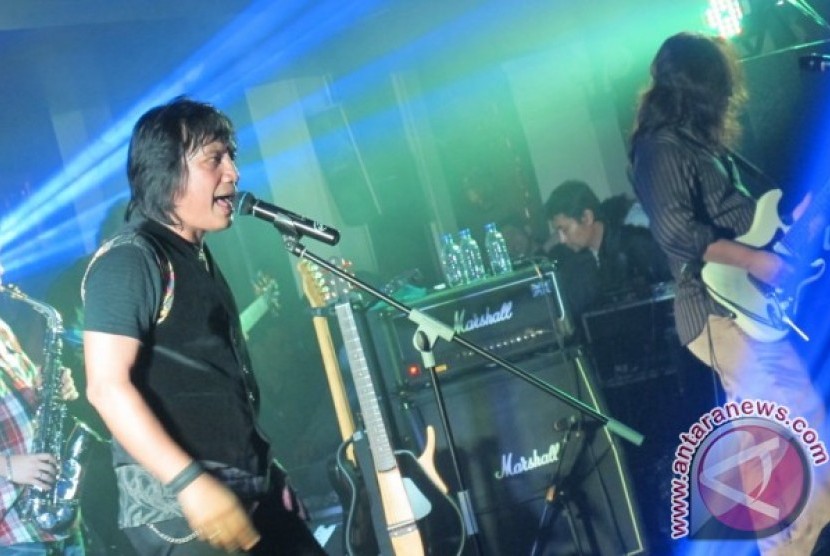 Kla Project ketika tampil di Setiabudi One, Jakarta, Sabtu dini hari (1/12).