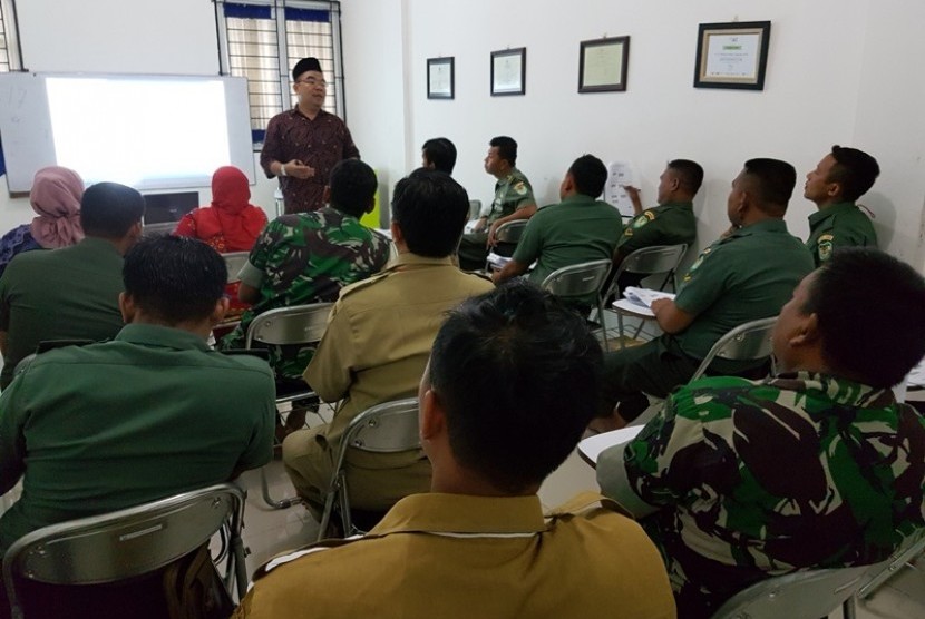 Klinik Pendidikan MIPA (KPM) menggelar pelatihan matematika untuk para Babinsa dan guru di wilayah Korem 061/Surya Kancana, Bogor, Jawa Barat.