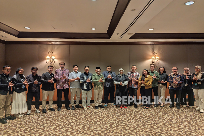 KNEKS bersama BI melakukan kurasi untuk memilih sebanyak 20 start up yang akan tampil dalam ajang Halal Start-up Demo Day 2025. 