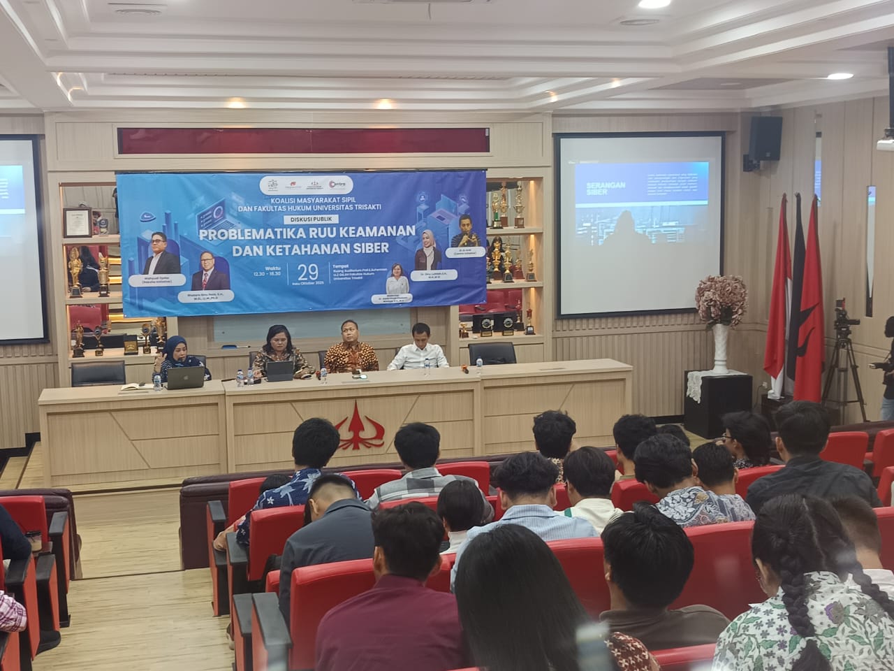 Koalisi Masyarakat Sipil bekerja sama dengan Fakultas Hukum Universitas Trisakti menyelenggarakan diskusi bertema: Problematikan RUU Keamanan dan Ketahanan Siber, di Universitas Trisakti, Rabu (29/10/2025).