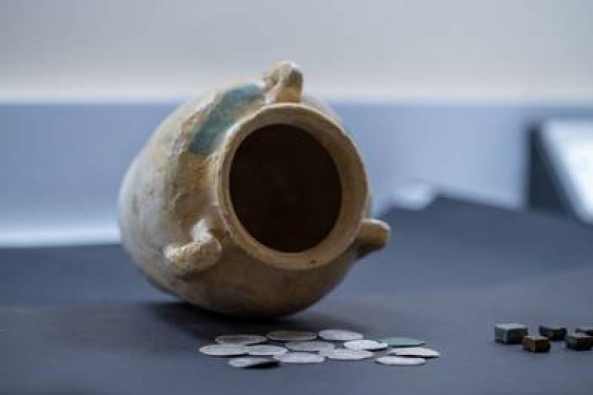 Koin Berusia 1.000 Tahun Ditemukan di Sharjah