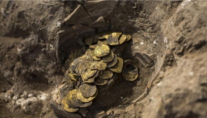 Koin Emas Islam Era Dinasti Abbasiyah Ditemukan di Israel