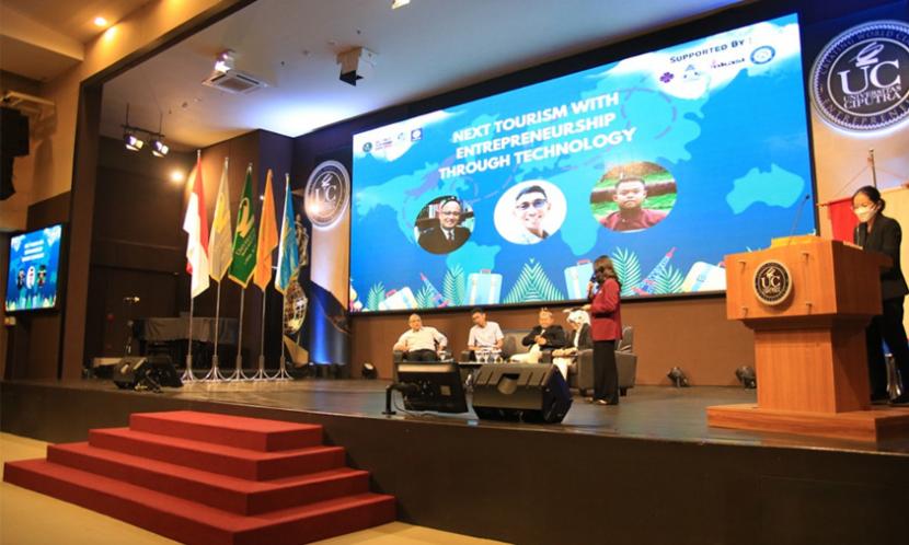 Kolaborasi antara Universitas BSI (Bina Sarana Informatika), Universitas Ciputra, WTD Indonesia, El John TV, ICPI, dan PATA Association, menghasilkan seminar bertajuk Next ‘Tourism With Entrepneurship Trough Technology’. 